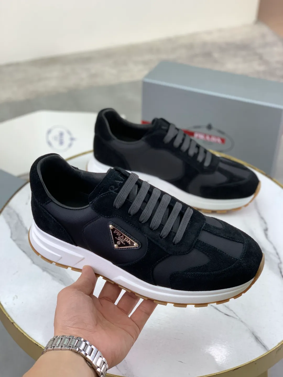 Men's men's shoes💰P580💰【New model】Top quality, new popular models on the official website, which will never go out of style for a century,🆘 The trendy brand (Prada) mainly promotes popular models, avant-garde and versatile fashionable men's shoes, private version molding, cowhide surface splicing 1:1 oil edge processing... fashionable and simple, original imported cowhide interior cowhide feet; the atmosphere and personality are more fashionable, eye-catching and pursuing class. It will subvert old ideas and be a must-have for fashionistas who want to spend time with you! Must keep it! High-end comfort, high-end quality workmanship. Size: 38-44 Various colors available. full package